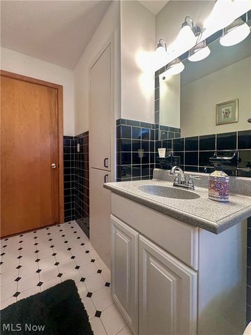 1011 Park Circle, Girard, OH 44420