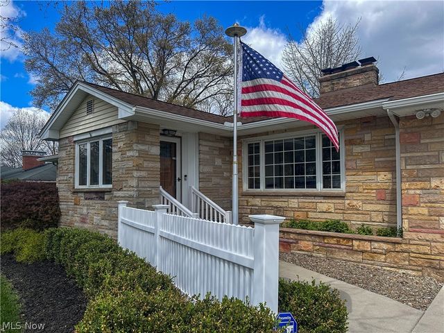 1011 Park Circle, Girard, OH 44420