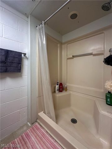1011 Park Circle, Girard, OH 44420