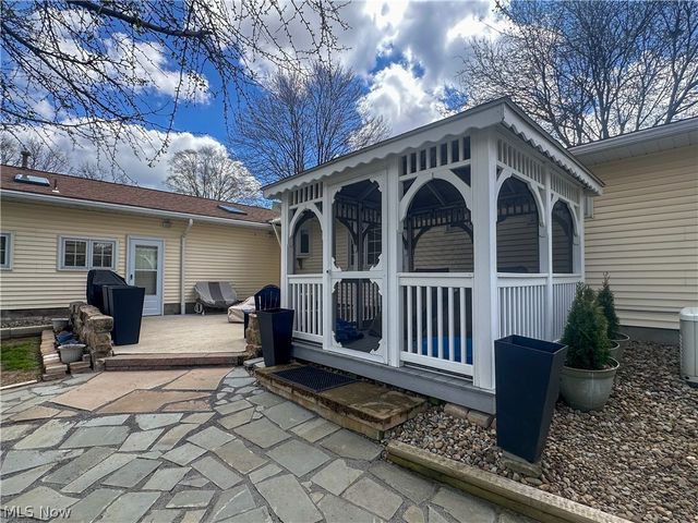 1011 Park Circle, Girard, OH 44420