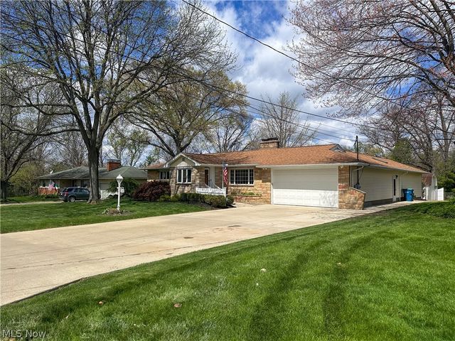 1011 Park Circle, Girard, OH 44420