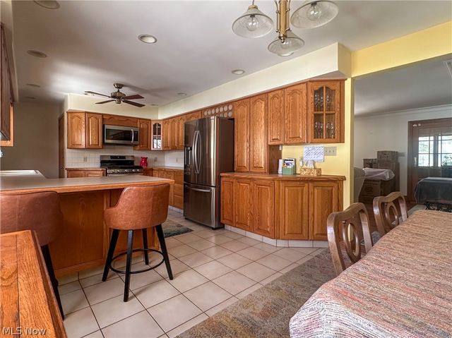 1011 Park Circle, Girard, OH 44420