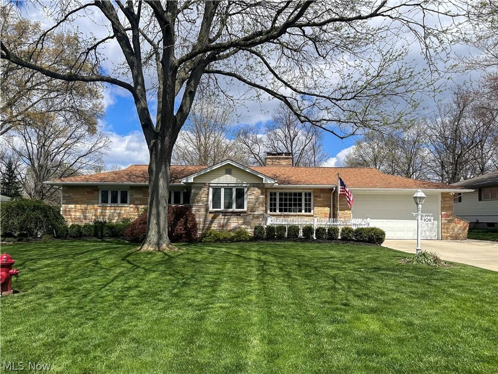 1011 Park Circle, Girard, OH 44420