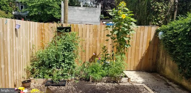 2635 N CALVERT ST, Baltimore, MD 21218