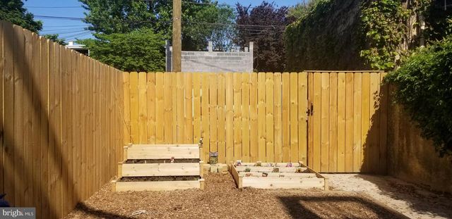 2635 N CALVERT ST, Baltimore, MD 21218