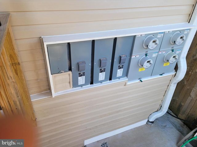 2635 N CALVERT ST, Baltimore, MD 21218