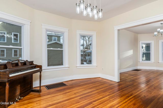 3 Mapleridge Avenue, Albany, NY 12209