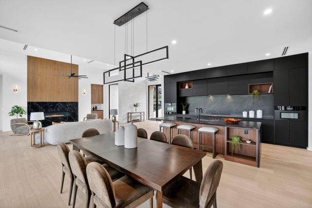 2319 Cypress PT E, Austin, TX 78746