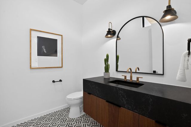 2319 Cypress PT E, Austin, TX 78746