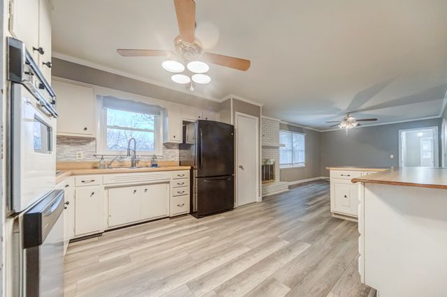 5090 Blue Hole Rd, Antioch, TN 37013