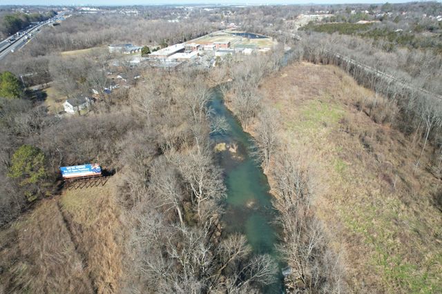 5090 Blue Hole Rd, Antioch, TN 37013