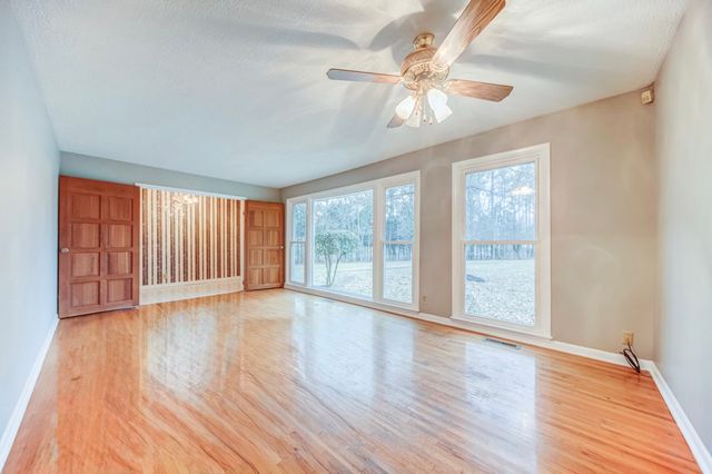 5090 Blue Hole Rd, Antioch, TN 37013