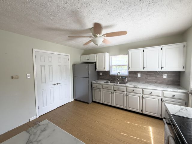 410 Laurel Lake Resort Road, Corbin, KY 40701