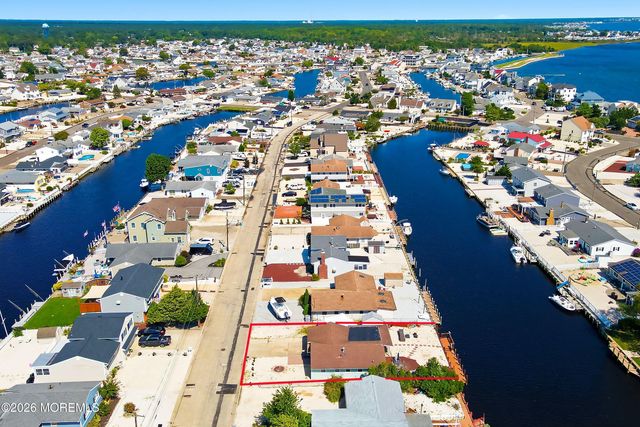 216 Montclair Road S, Barnegat, NJ 08005