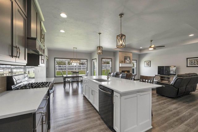 2517 REMINGTON ROAD, Green Bay, WI 54302