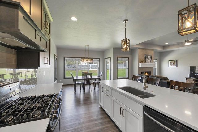 2517 REMINGTON ROAD, Green Bay, WI 54302
