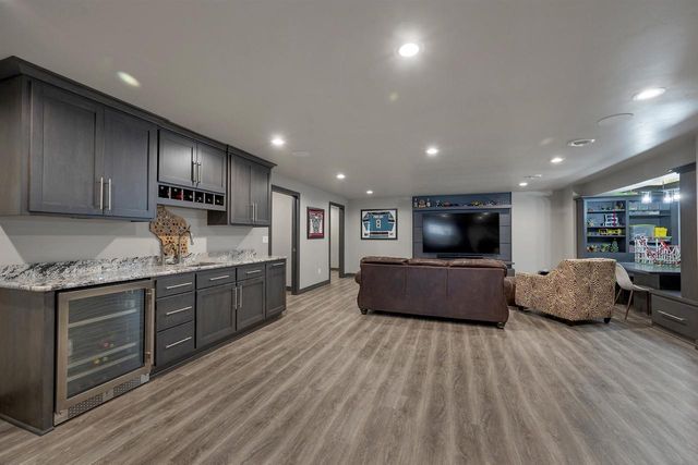 2517 REMINGTON ROAD, Green Bay, WI 54302