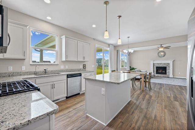199 Valley Hall Drive, Perrysburg, OH 43551
