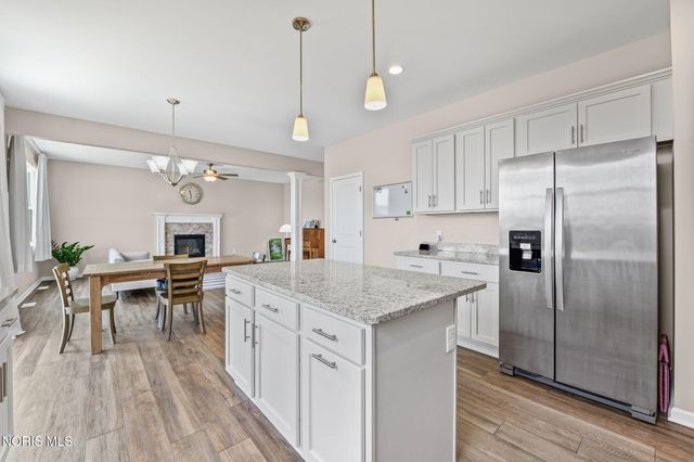 199 Valley Hall Drive, Perrysburg, OH 43551