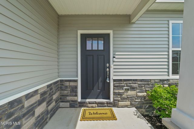 199 Valley Hall Drive, Perrysburg, OH 43551