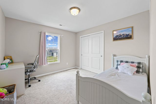 199 Valley Hall Drive, Perrysburg, OH 43551
