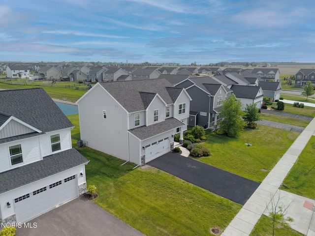 199 Valley Hall Drive, Perrysburg, OH 43551