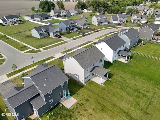 199 Valley Hall Drive, Perrysburg, OH 43551