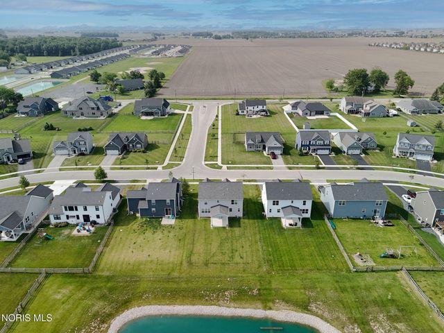 199 Valley Hall Drive, Perrysburg, OH 43551