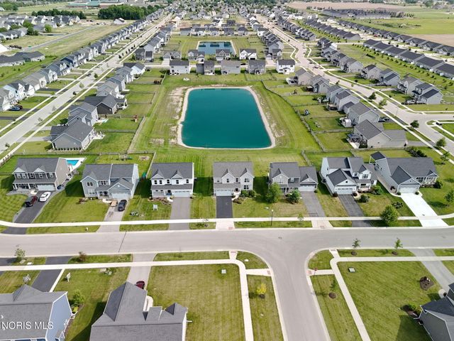 199 Valley Hall Drive, Perrysburg, OH 43551