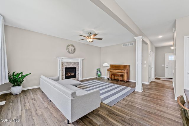 199 Valley Hall Drive, Perrysburg, OH 43551