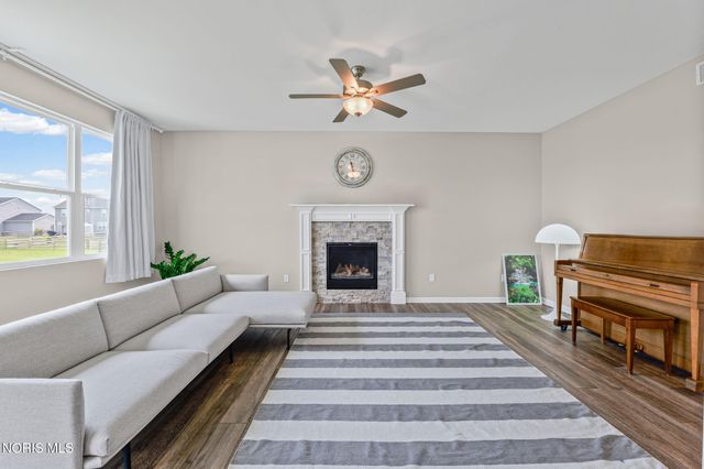 199 Valley Hall Drive, Perrysburg, OH 43551