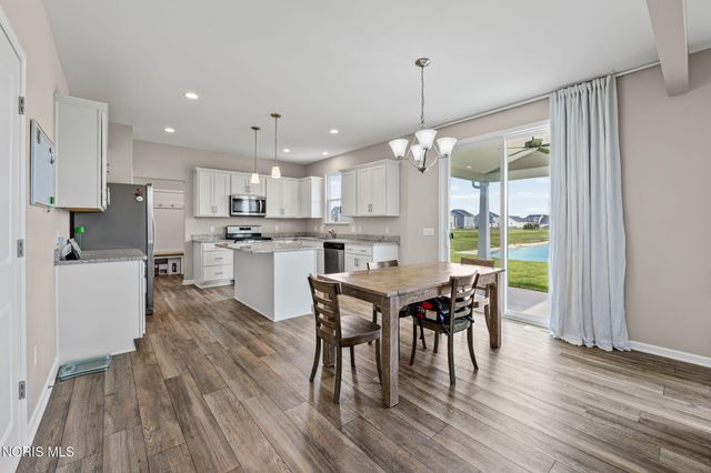 199 Valley Hall Drive, Perrysburg, OH 43551