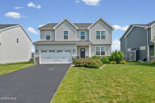199 Valley Hall Drive, Perrysburg, OH 43551