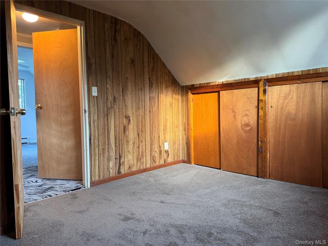 7 Crystal Lane, Brentwood, NY 11717