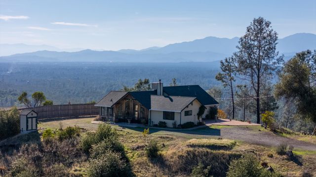 14018 Highview Trail, Redding, CA 96003