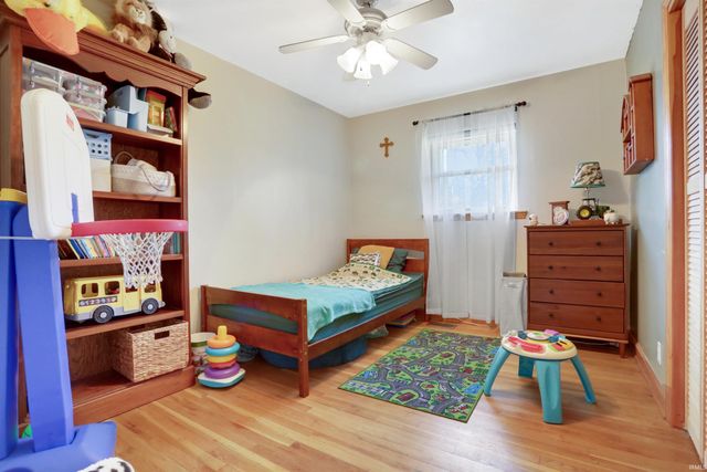 2220 Swinging Way, Evansville, IN 47711