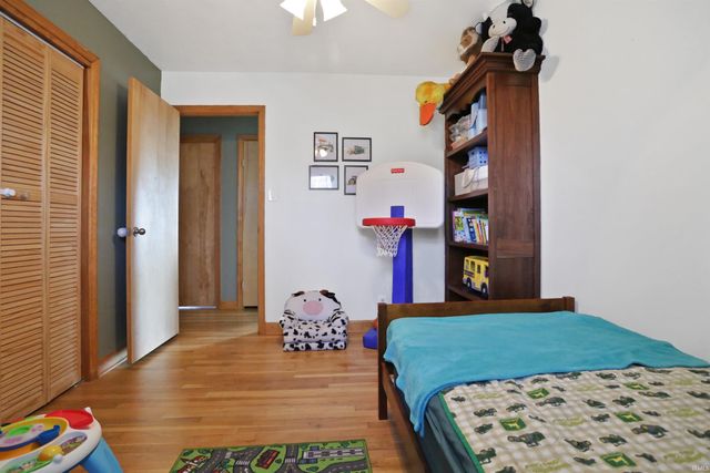 2220 Swinging Way, Evansville, IN 47711