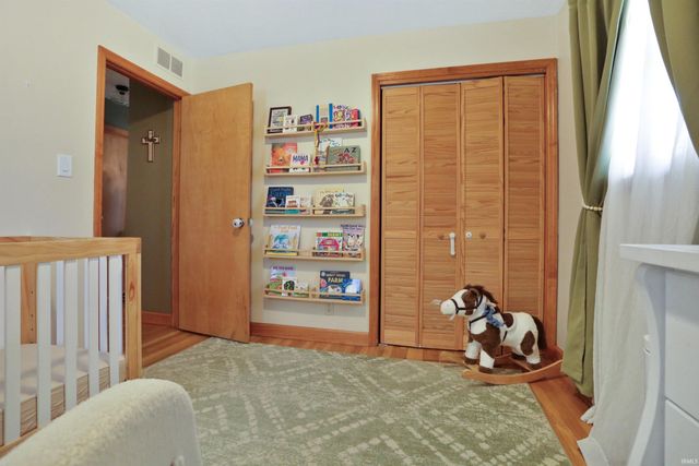 2220 Swinging Way, Evansville, IN 47711