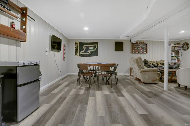 2220 Swinging Way, Evansville, IN 47711