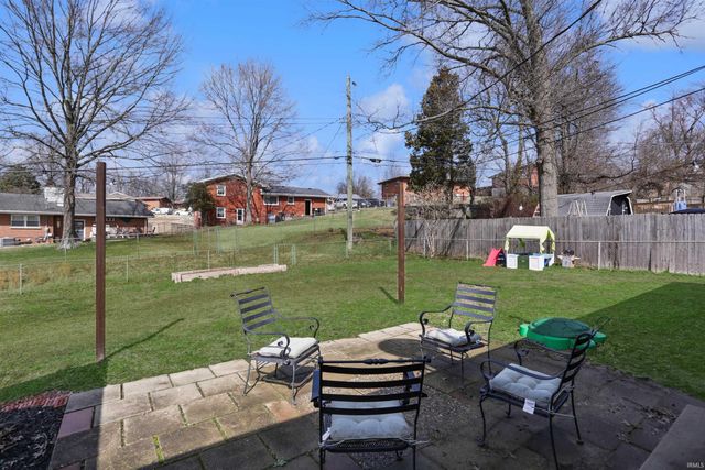 2220 Swinging Way, Evansville, IN 47711