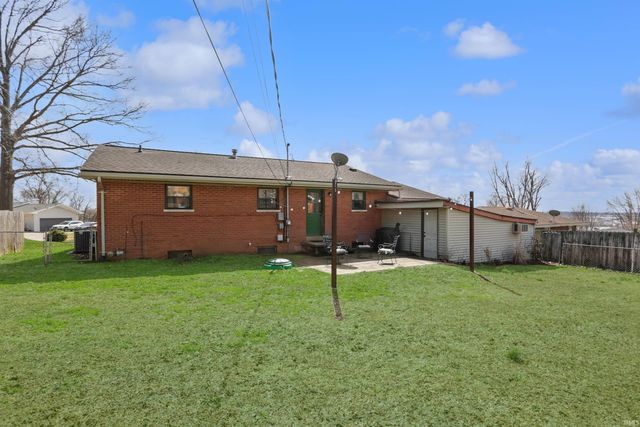 2220 Swinging Way, Evansville, IN 47711