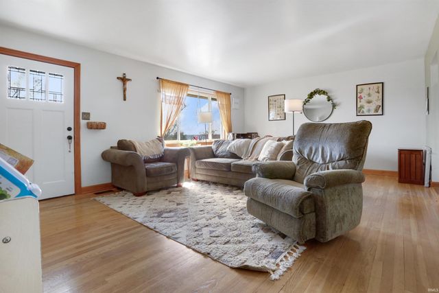 2220 Swinging Way, Evansville, IN 47711