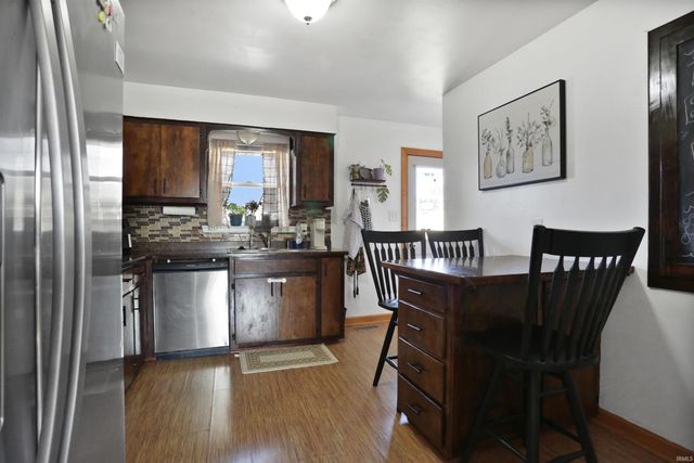 2220 Swinging Way, Evansville, IN 47711