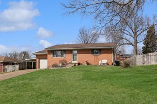 2220 Swinging Way, Evansville, IN 47711