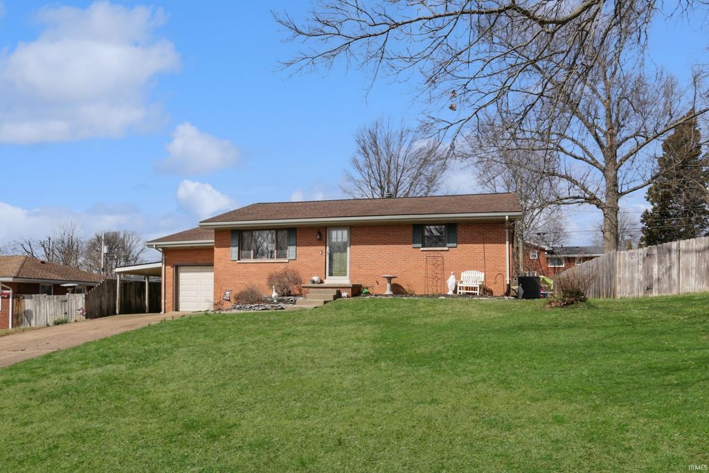 2220 Swinging Way, Evansville, IN 47711