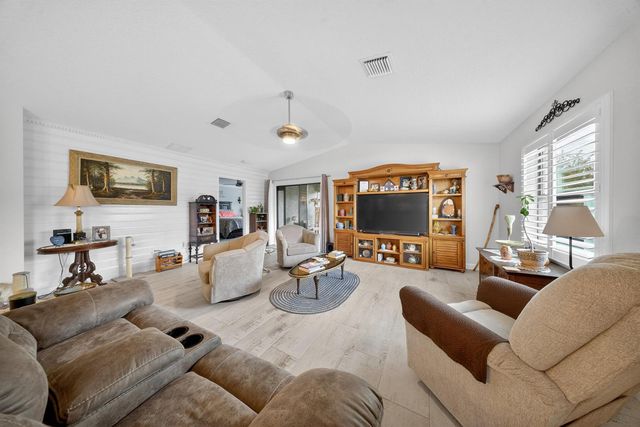 184 Mediterranean Boulevard N, Port St. Lucie, FL 34952