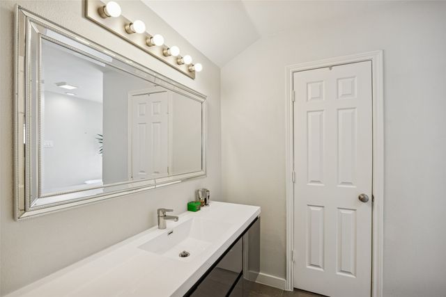 9522 Robin Meadow Drive, Dallas, TX 75243