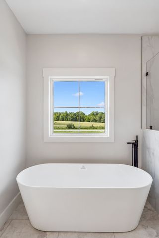 136 Summer Lake Dr, Summertown, TN 38483