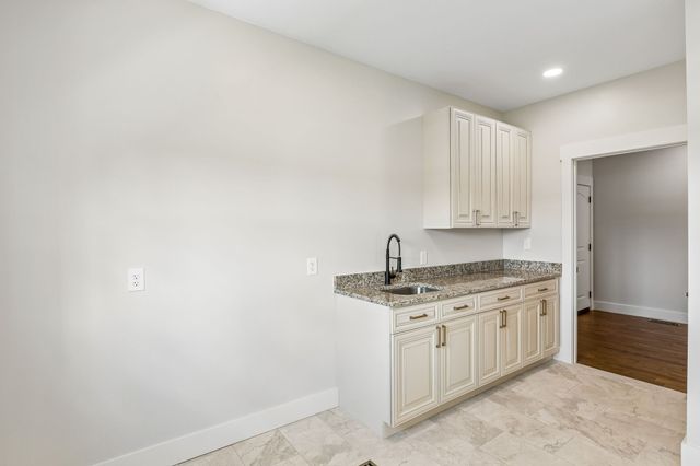 136 Summer Lake Dr, Summertown, TN 38483