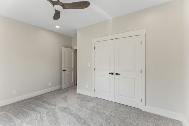 136 Summer Lake Dr, Summertown, TN 38483